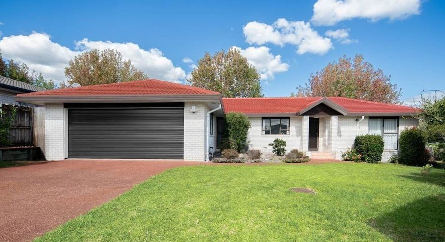  at 19 Adelphi Place, Albany, Auckland