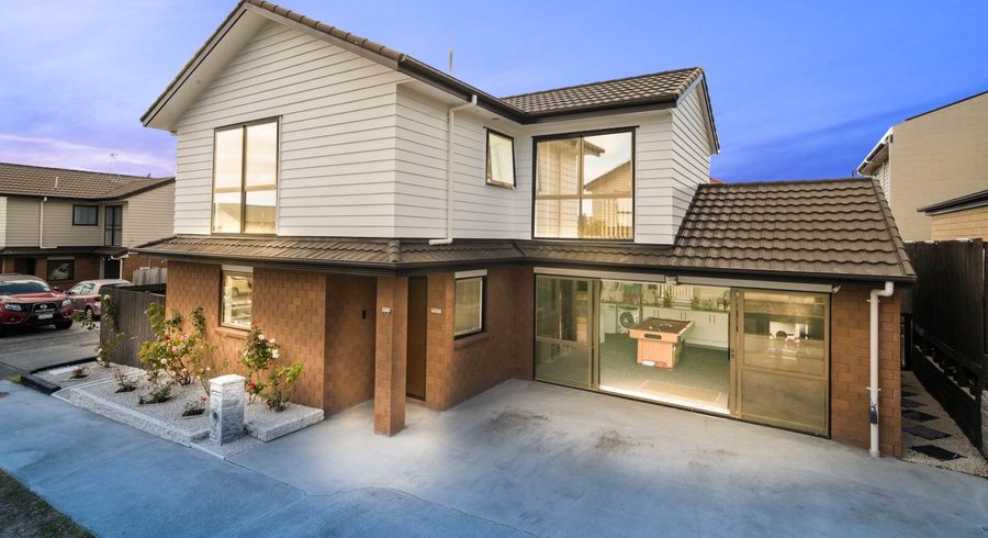  at 10 Millcroft Lane, Ranui, Auckland