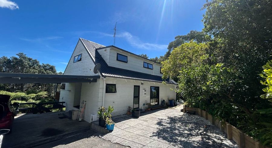  at 1 Dalmeny Close, Murrays Bay, North Shore City, Auckland