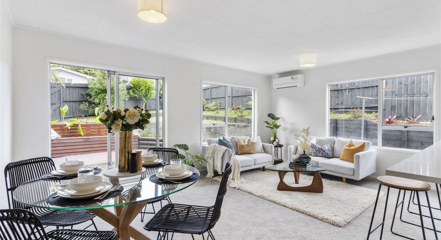  at 3B LAMBROWN DRIVE, Totara Vale, Auckland