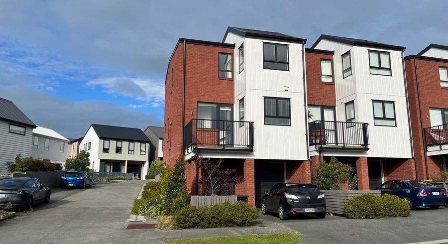  at 9 Marsics Street, Glen Innes, Auckland City, Auckland
