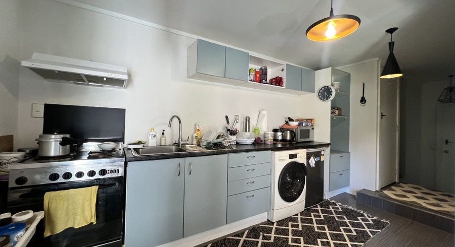  at Lower Flat/5 Richmond Road, Eastbourne, Lower Hutt, Wellington