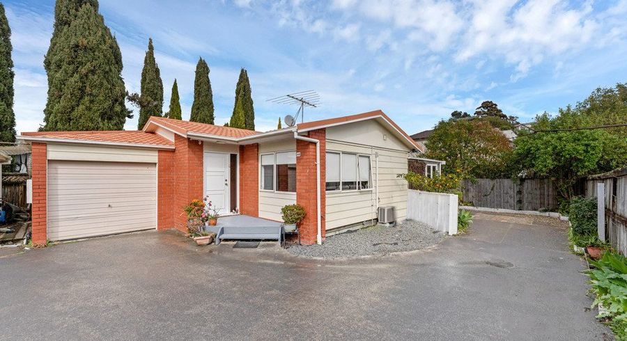  at 2/40 Chartwell Avenue, Glenfield, North Shore City, Auckland