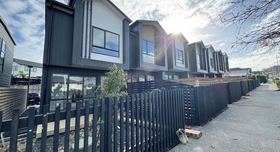  at 3/130 Te Oneroa Way--Viewing--On Mon 16th June at 5:00-5:20pm, Long Bay, North Shore City, Auckland
