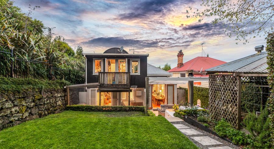  at 2 Laxon Terrace, Remuera, Auckland