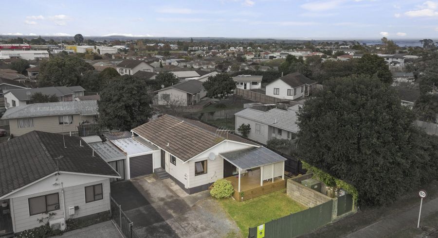  at 2/2 Burundi Avenue, Clendon Park, Manukau City, Auckland