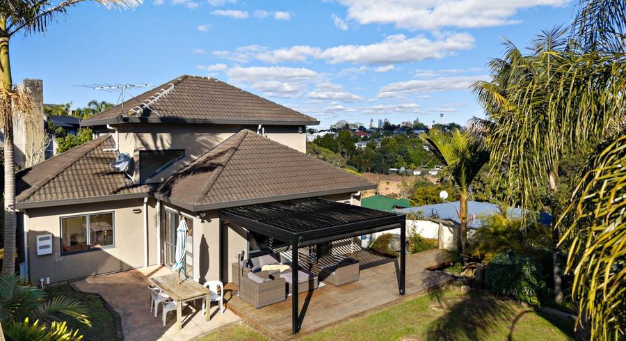  at 24 Bush View Lane, Northcote, North Shore City, Auckland