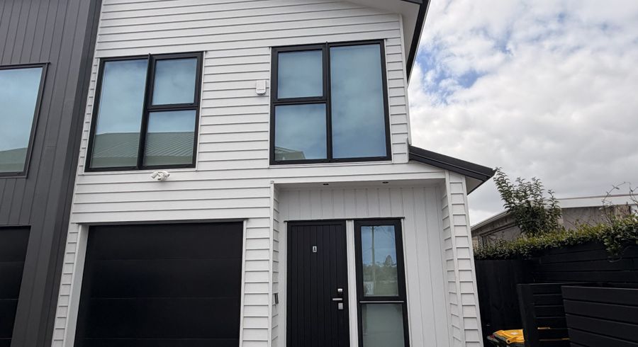  at 113A Rathgar Road, Henderson, Waitakere City, Auckland