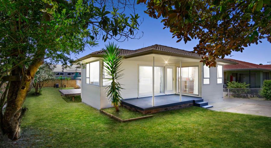  at 28 Harmel Road, Glendene, Auckland