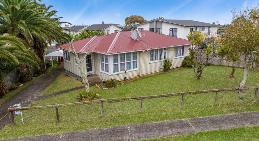  at 21 Farnborough Crescent, Mangere East, Manukau City, Auckland