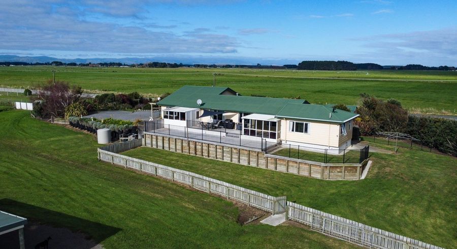  at 140 Lake Road, Himatangi