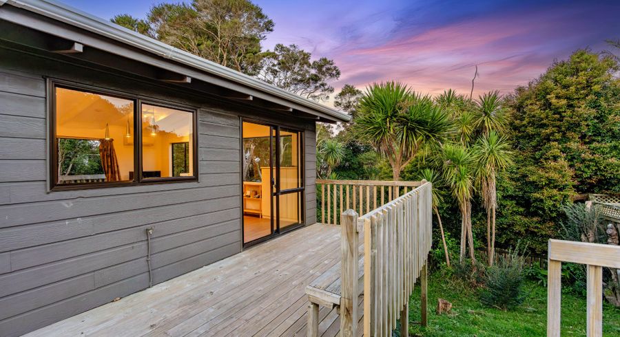  at 2/104 Ocean View Road, Northcote, Auckland