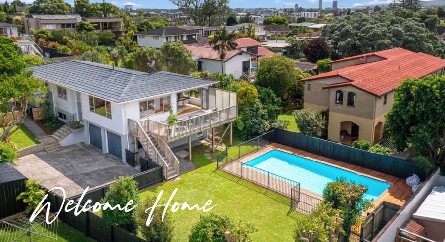 at 14 Holdaway Avenue, Northcote, North Shore City, Auckland