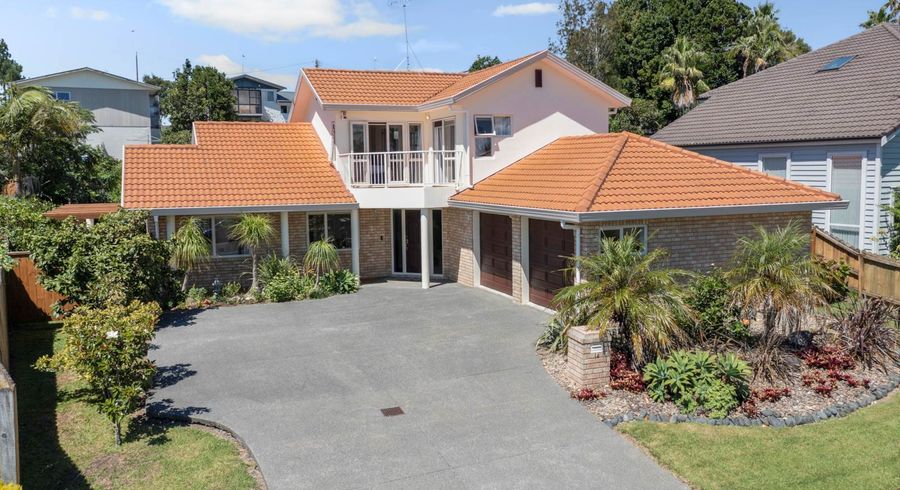  at 14 Margaret Henry Crescent, Oteha, Auckland