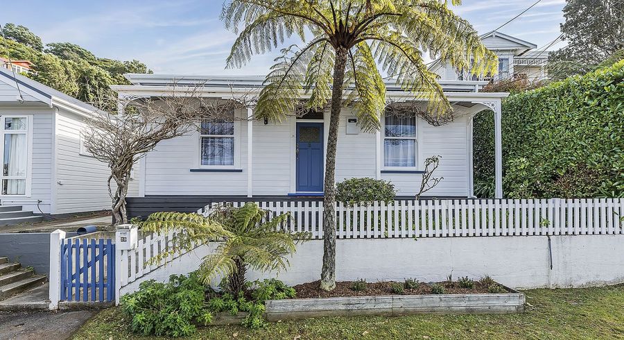  at 29 Charlotte Avenue, Brooklyn, Wellington