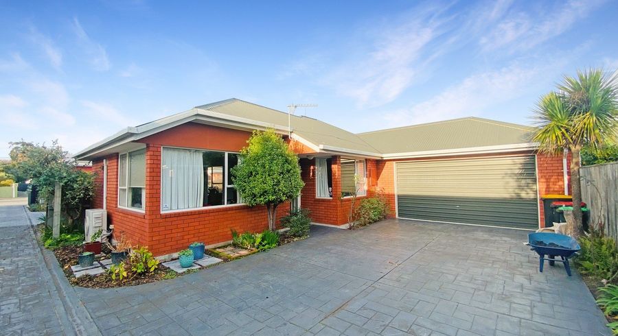  at 2/126 Opawa Road, Waltham, Christchurch City, Canterbury