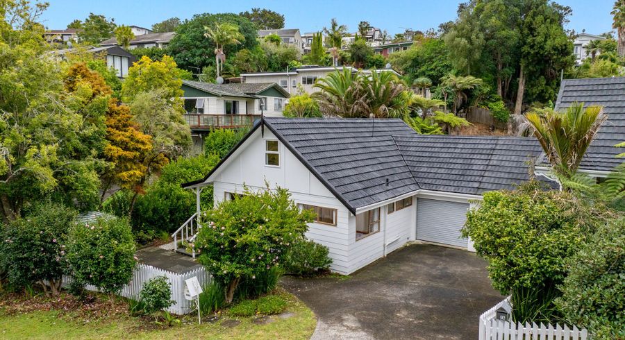  at 2/1 Trelawny Place, Hillcrest, North Shore City, Auckland