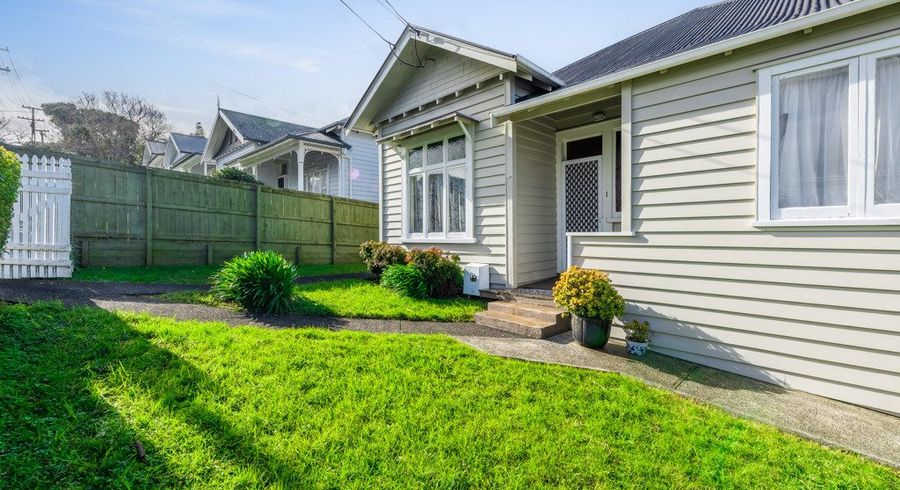 at 18 Bank Street, Mount Eden, Auckland