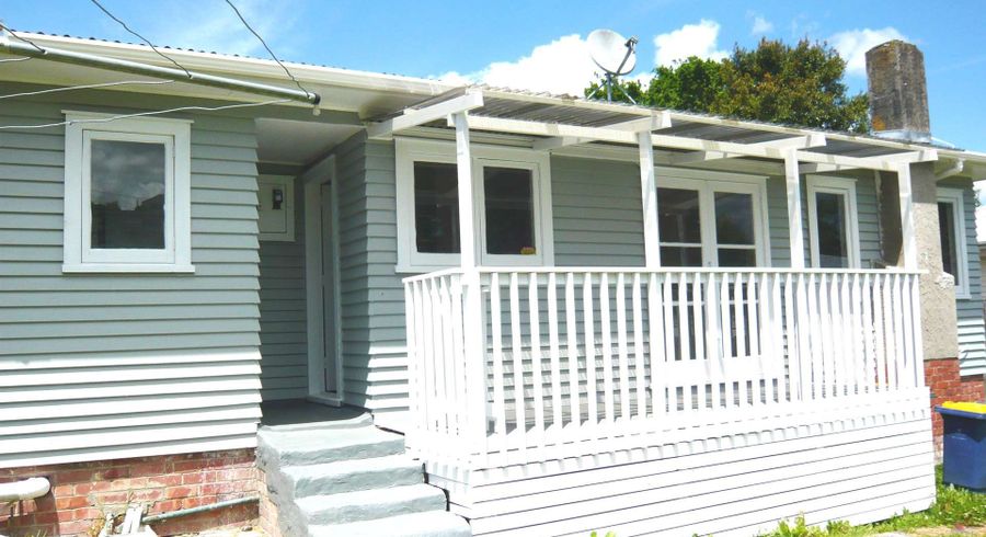  at 12 Woodside Rd, Massey, Waitakere City, Auckland