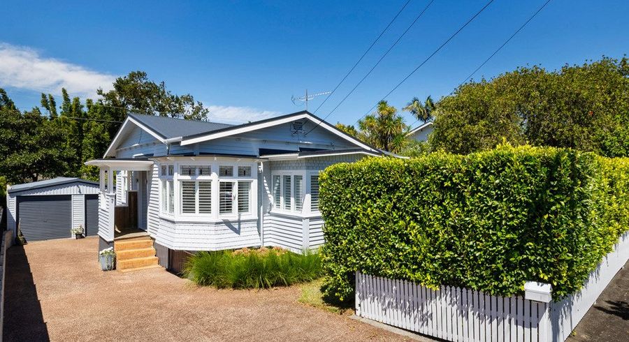  at 7 Thomas Avenue, Mount Albert, Auckland City, Auckland