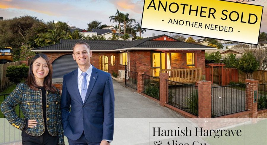  at 122 Norman Lesser Drive, Saint Johns, Auckland