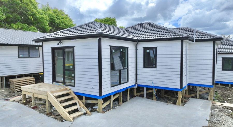  at 77 Flat Bush Road, Clover Park, Auckland