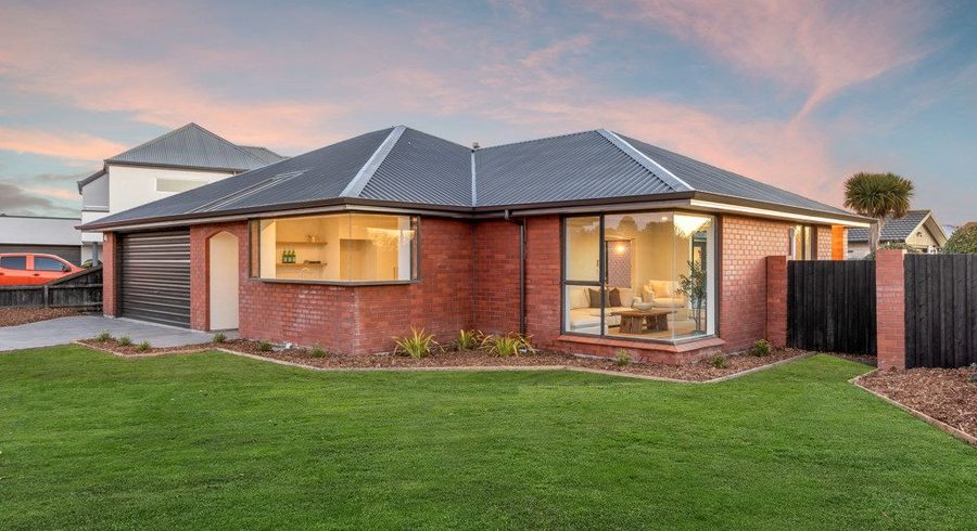  at 2 De Courcy Place, Avondale, Christchurch City, Canterbury