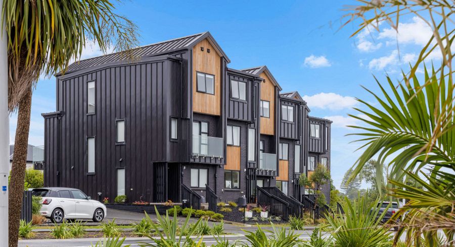  at 5 Longshore Drive, Long Bay, North Shore City, Auckland