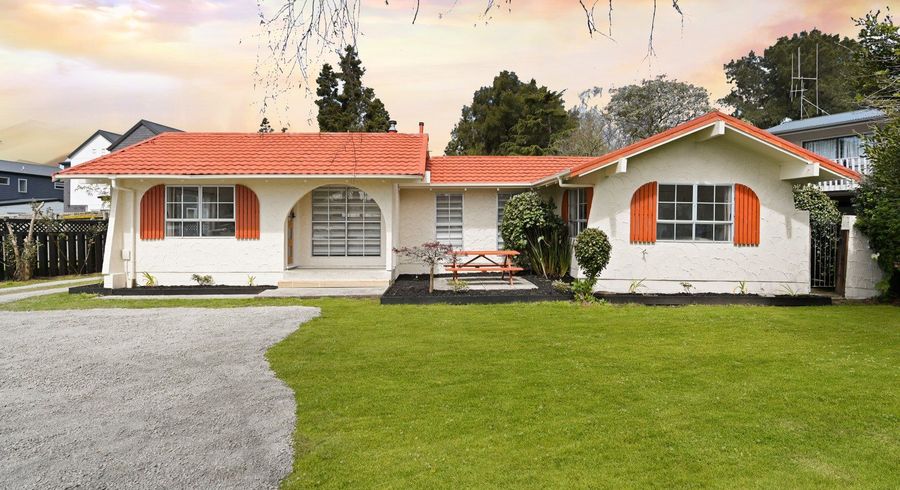  at 11 Hibiscus Avenue, Hamilton Lake, Hamilton, Waikato