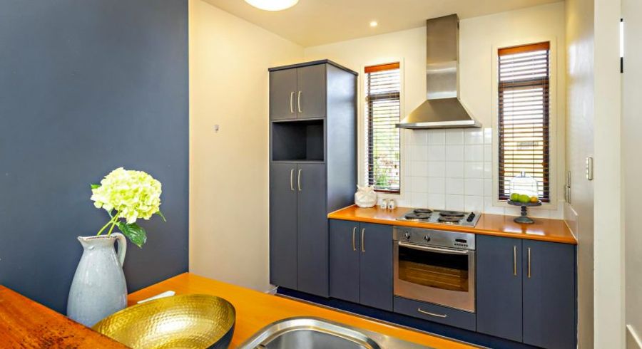  at 2 Armoy Drive, East Tamaki, Manukau City, Auckland