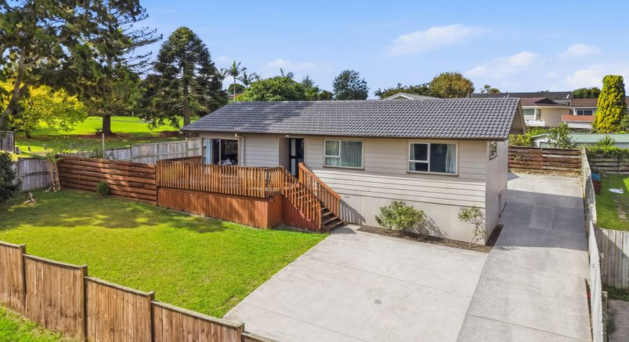  at 2 Marvon Downs Avenue, Pakuranga Heights, Manukau City, Auckland