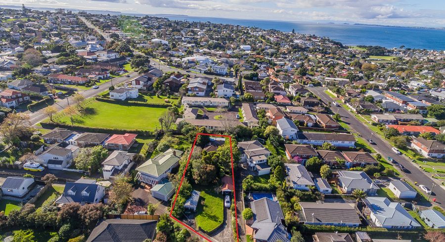  at 15 Gordon Avenue, Forrest Hill, North Shore City, Auckland