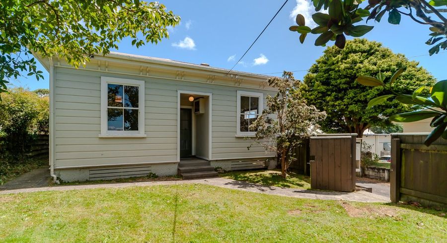  at 2 Duthie Street, Karori, Wellington, Wellington