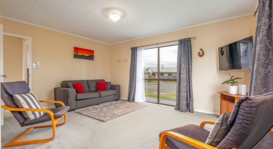  at 19 Gladys Place, Kelvin Grove, Palmerston North, Manawatu / Whanganui