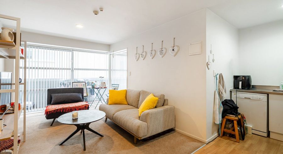  at 15/8 Clayton Street, Newmarket, Auckland