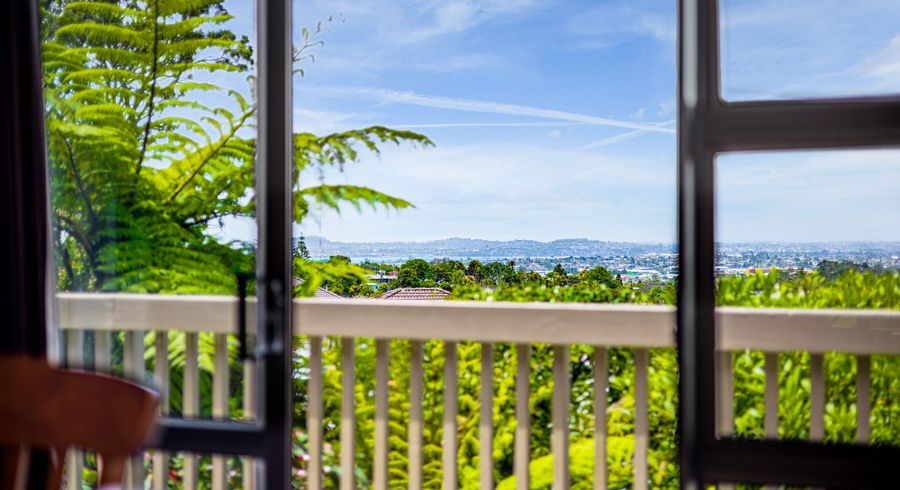  at 1/262 Don Buck Road, Massey, Auckland