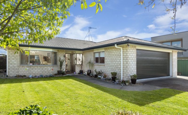  at 4 Donegal Place, Katikati