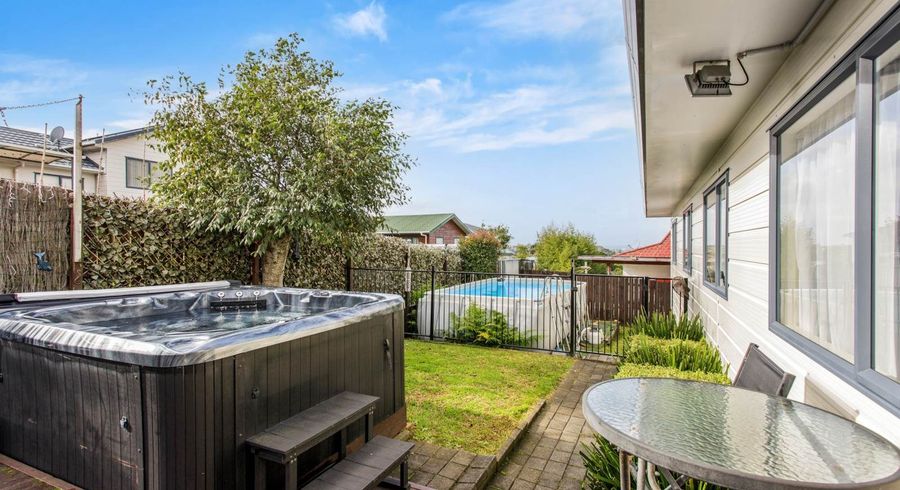  at 21 Killygordon Place, Massey, Waitakere City, Auckland