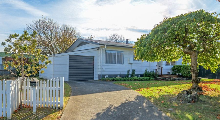  at 10 Ashton Place, Highbury, Palmerston North, Manawatu / Whanganui