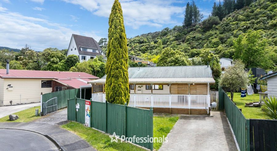  at 6 Edmund Lomas Grove, Birchville, Upper Hutt, Wellington
