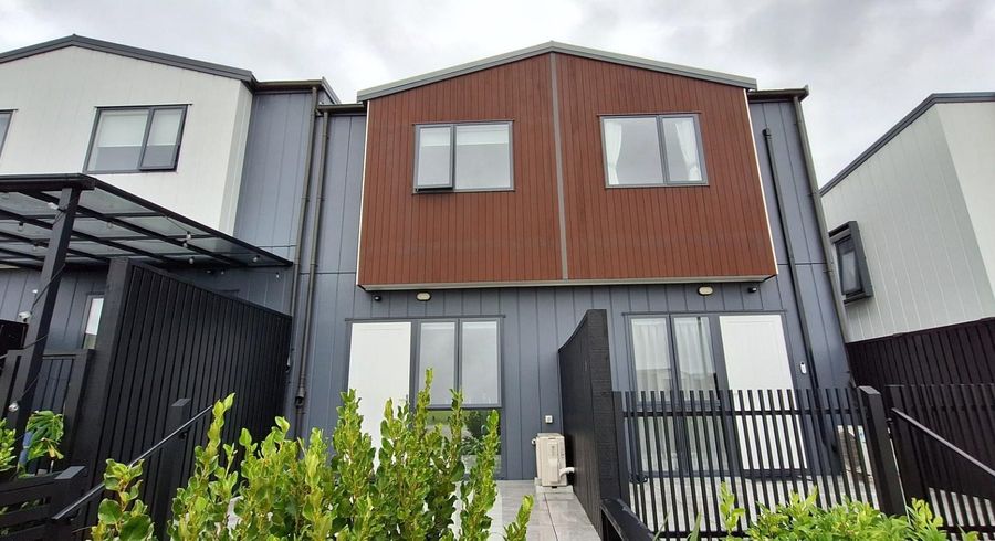  at 33 Canna Street, Totara Park, Manukau City, Auckland