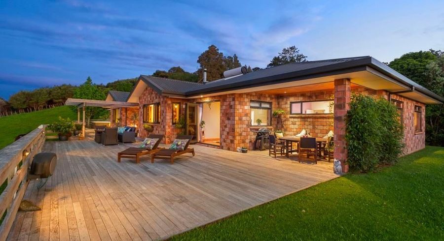  at 1489 Weranui Road, Silverdale