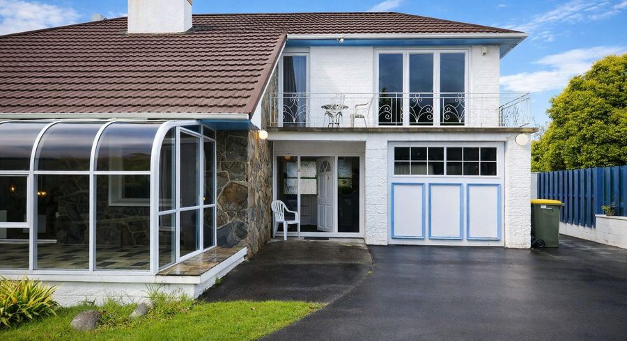  at 21 Lyndhurst Road, Te Atatu South, Waitakere City, Auckland