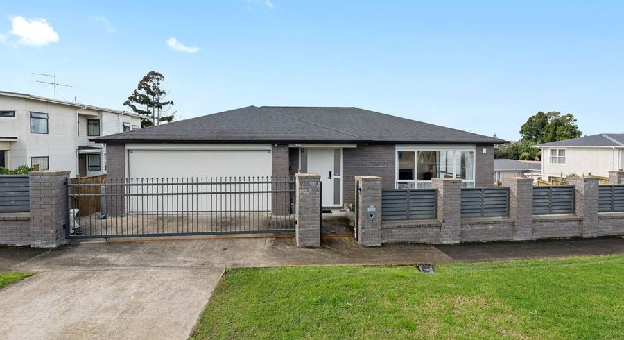  at 43 Ernie Pinches Street, Wesley, Auckland