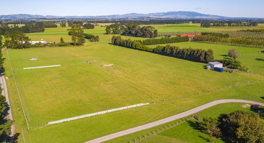  at 1832A State Highway 2, Tauwharenīkau, Tauherenikau