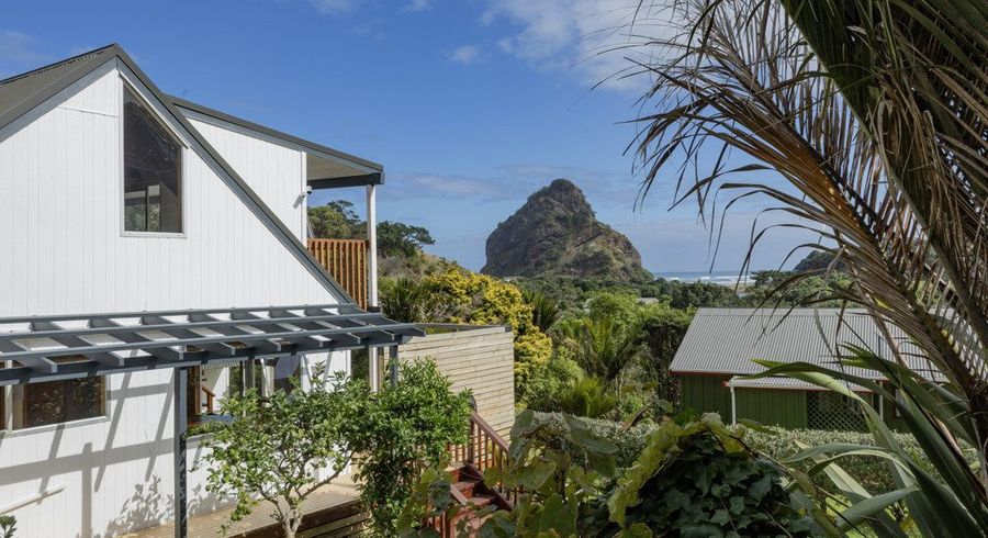  at 51 Seaview Road, Piha, Waitakere City, Auckland