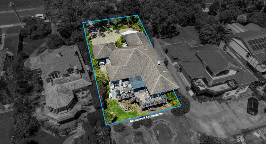  at 4 Mellons Bay Road, Howick, Manukau City, Auckland