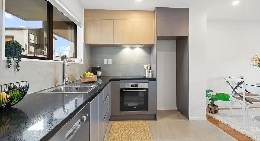  at 41 Red Arches Road, Henderson, Waitakere City, Auckland