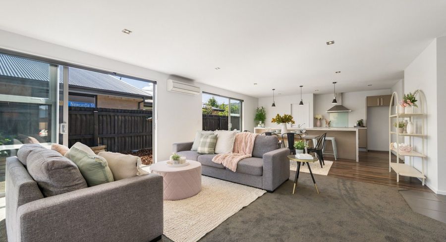  at 6 Missy Crescent, Mount Pisa