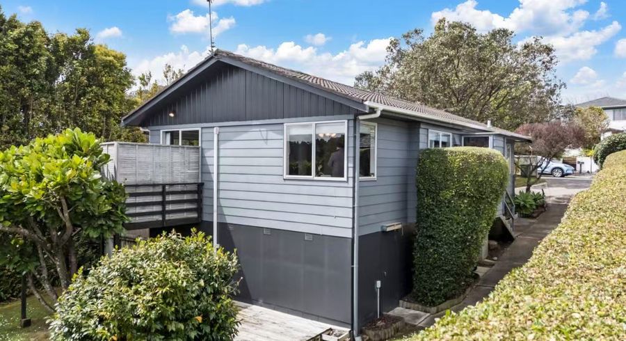  at 9 Tree view Avenue, Glenfield, North Shore City, Auckland
